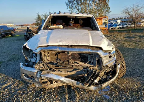 2019 Ram 2500 Longhorn z USA, uszkodzony, nr VIN 3C6UR5LL3KG559350